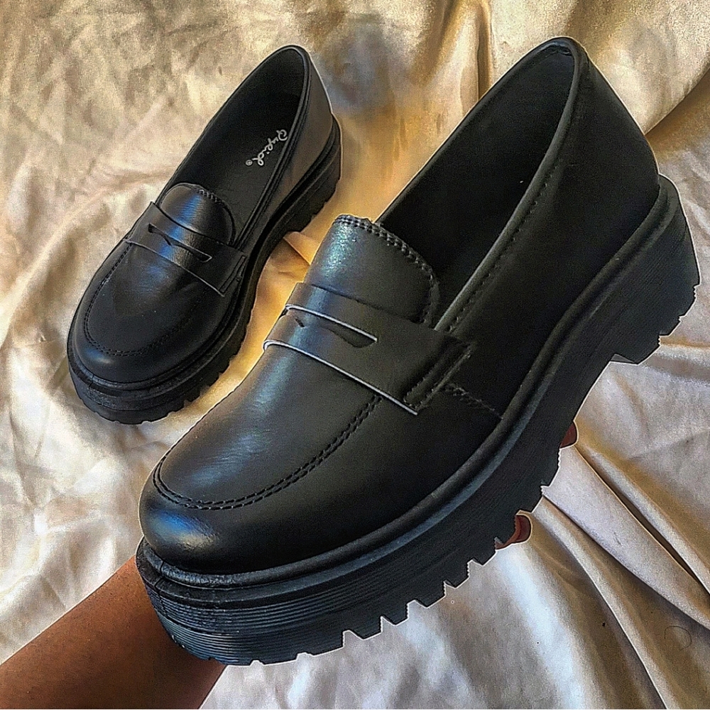 🚨BLACK FRIDAY DEAL// Black platform Loafer